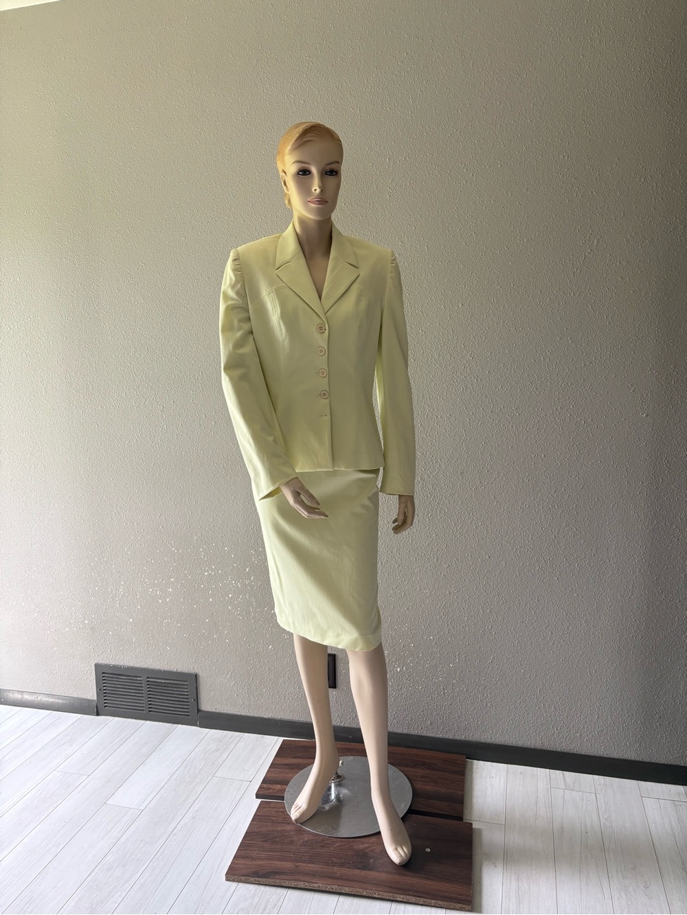Vertigo  Paris Light Yellow Tailored Piece